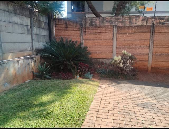 2 BEDROOM TOWNHOUSE FOR SALE IN SONNEGLANS